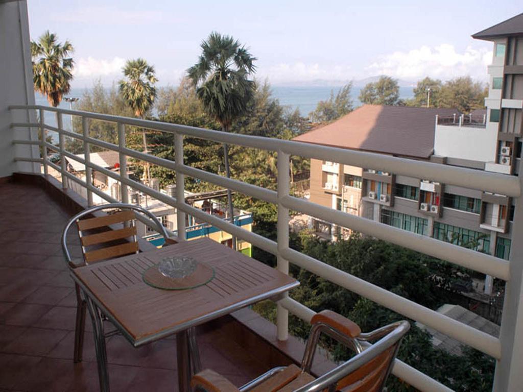 Apartments At View Talay Pattaya Zewnętrze zdjęcie