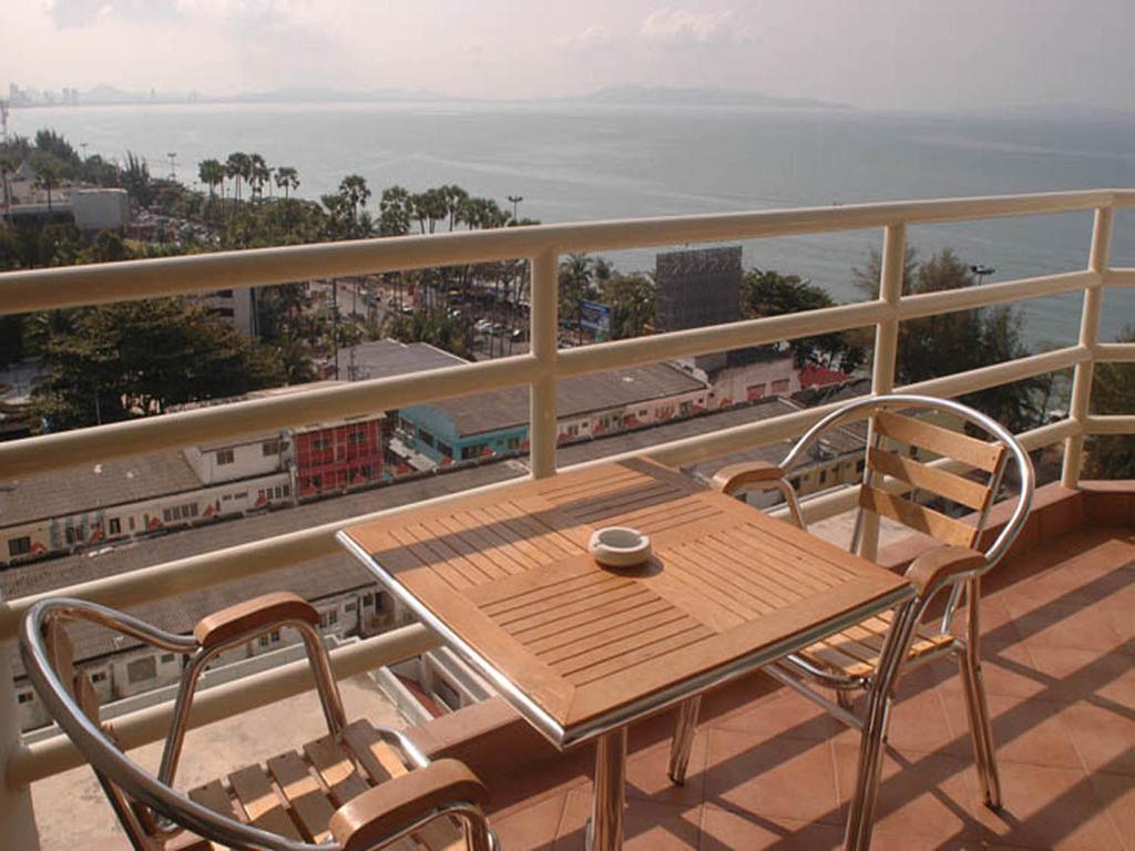 Apartments At View Talay Pattaya Zewnętrze zdjęcie